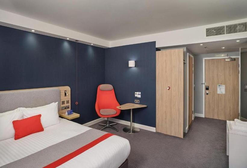 اتاق استاندارد برای معلولان, Holiday Inn Express   Birmingham   City Centre, An Ihg