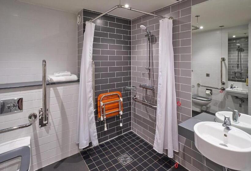 اتاق استاندارد برای معلولان, Holiday Inn Express   Birmingham   City Centre, An Ihg