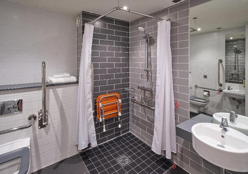 اتاق استاندارد برای معلولان, Holiday Inn Express   Birmingham   City Centre, An Ihg