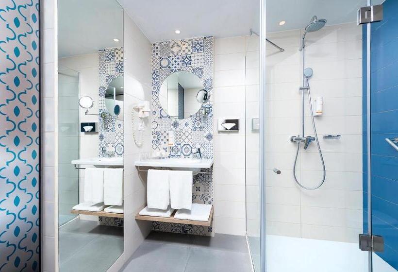 اتاق لوکس, Three Corners Lifestyle