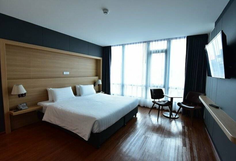 豪华房间, The Three Hat Yai