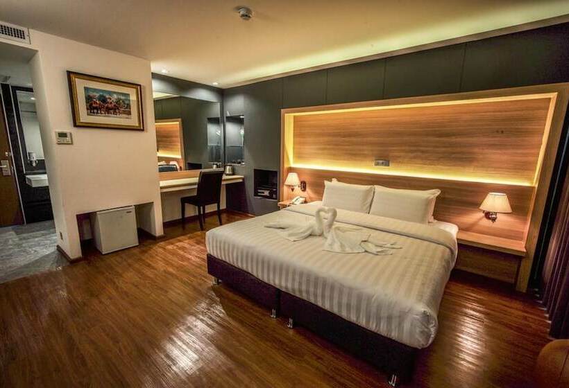 豪华房间, The Three Hat Yai