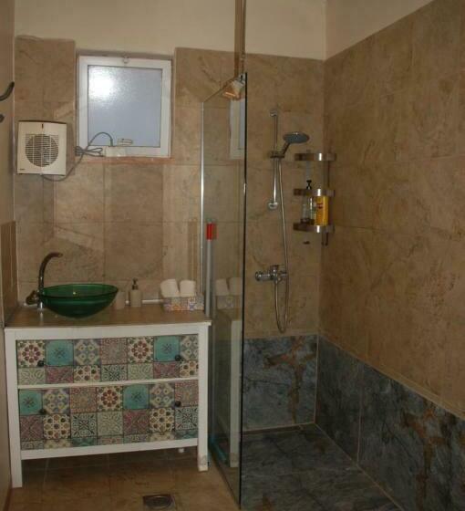 اتاق استاندارد با چشم‌انداز باغ, The Little B&b On The Hill