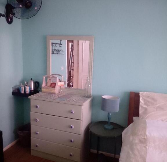 اتاق استاندارد با چشم‌انداز باغ, The Little B&b On The Hill