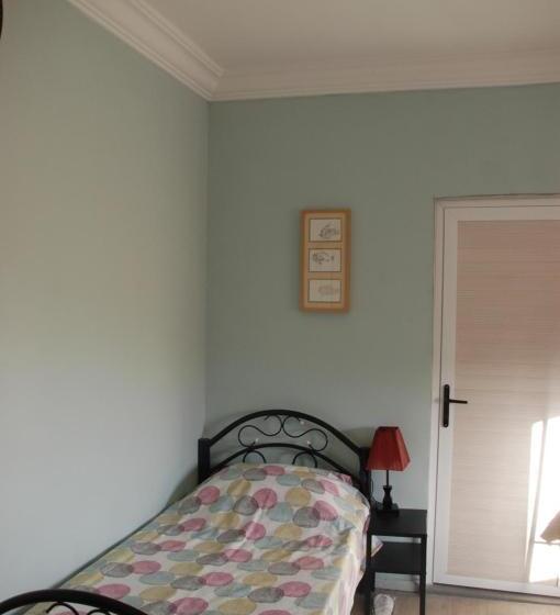 اتاق استاندارد سه نفره, The Little B&b On The Hill