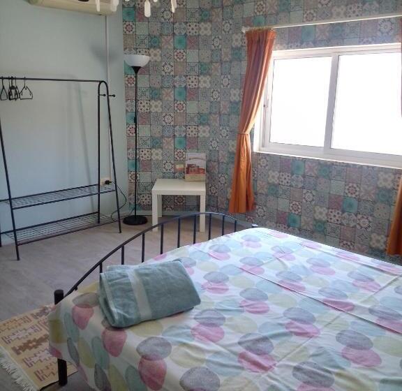 اتاق استاندارد سه نفره, The Little B&b On The Hill