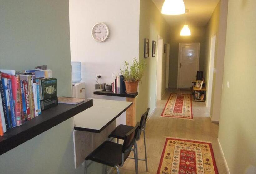 اتاق استاندارد با چشم‌انداز باغ, The Little B&b On The Hill