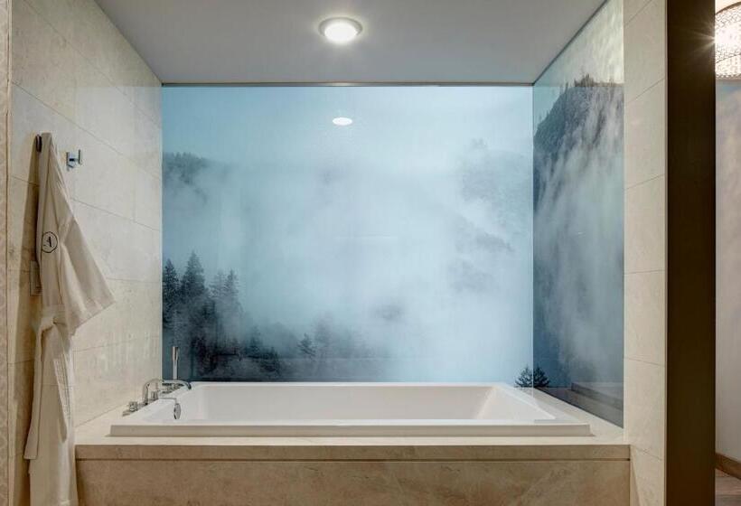 سوئیت برای معلولان, Archer Hotel Napa