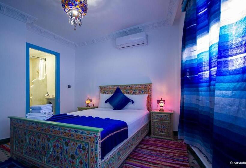 اتاق لوکس با بالکن, Puerta Azul