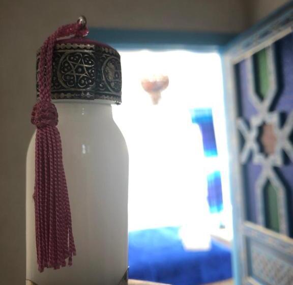 اتاق لوکس با بالکن, Puerta Azul