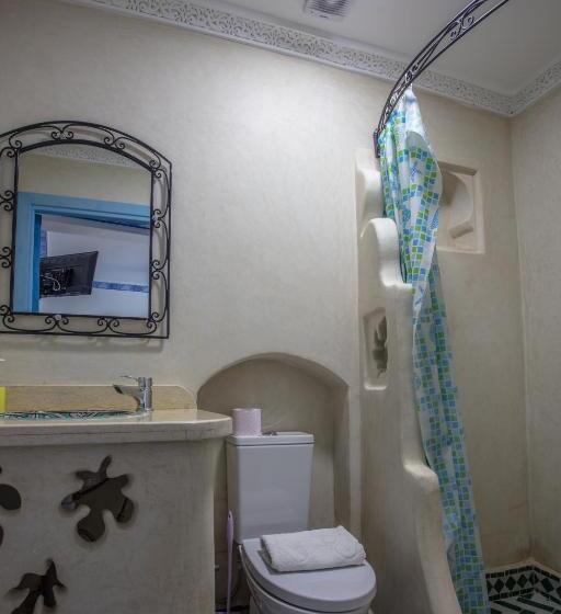 اتاق لوکس با بالکن, Puerta Azul