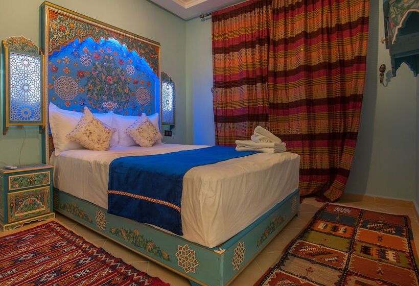 سوییت اجرایی, Puerta Azul