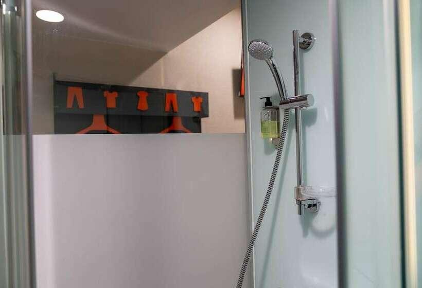 اتاق استاندارد, Easyhotel Birmingham