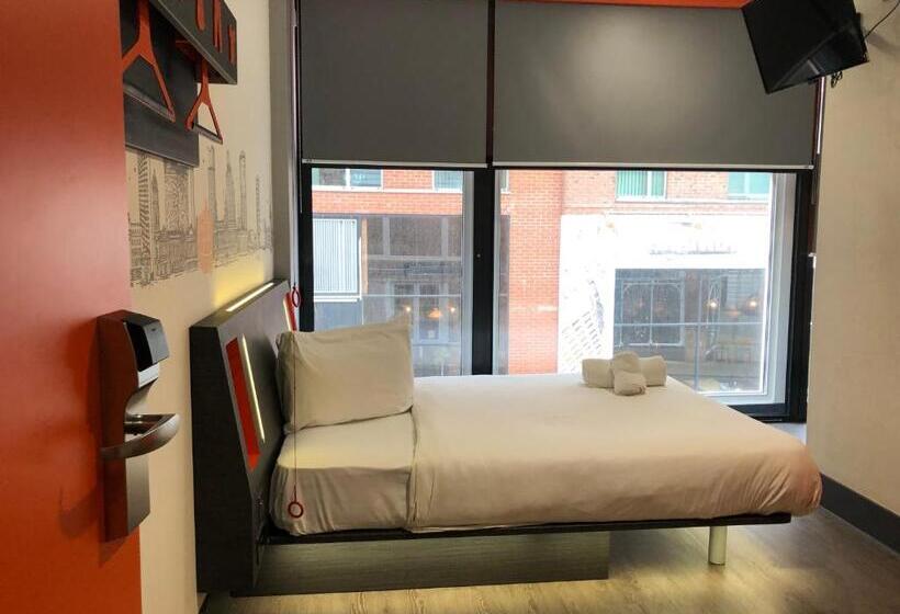 اتاق استاندارد برای معلولان, Easyhotel Birmingham