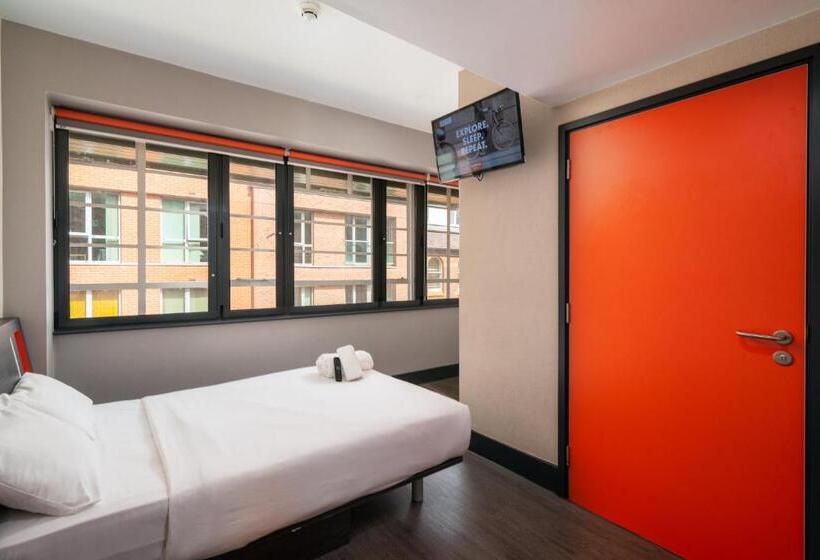 اتاق استاندارد برای معلولان, Easyhotel Birmingham