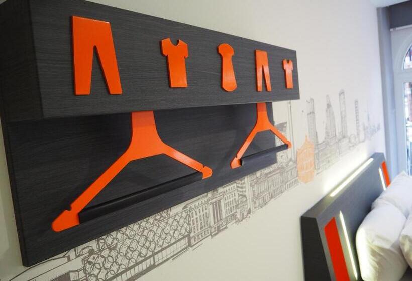 اتاق خانوادگی, Easyhotel Birmingham