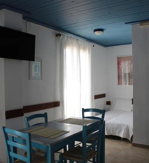 آپارتمان خانوادگی, Glyfada Gorgona Apartments