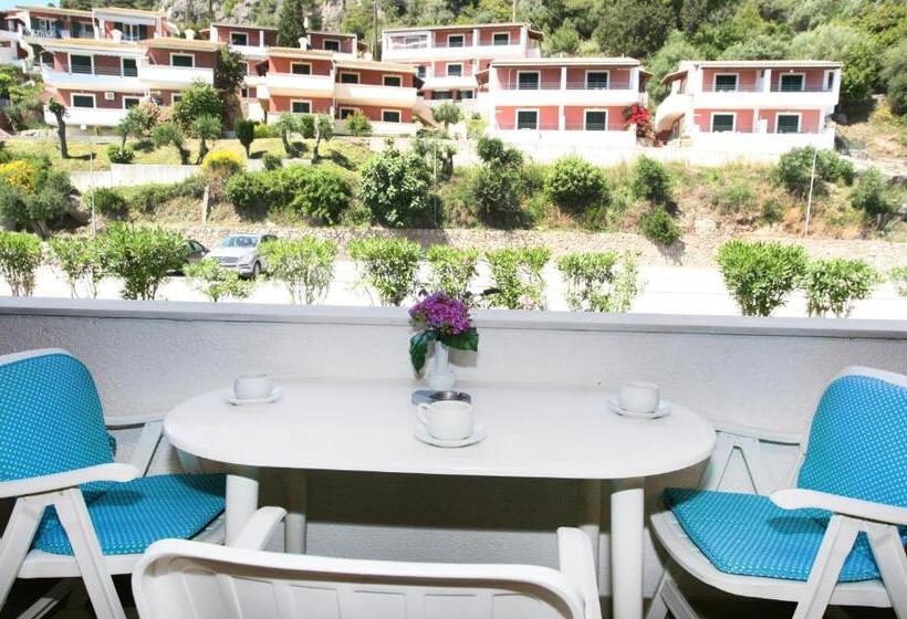آپارتمان خانوادگی, Glyfada Gorgona Apartments
