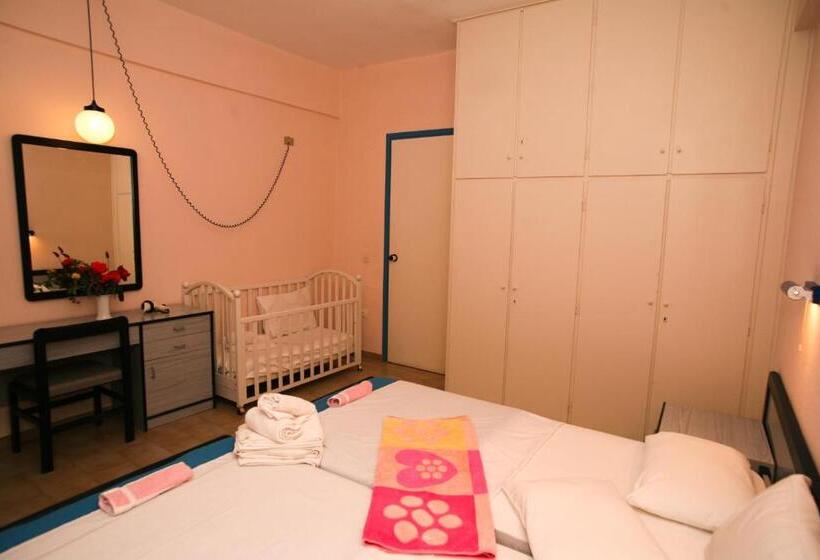 آپارتمان خانوادگی, Glyfada Gorgona Apartments