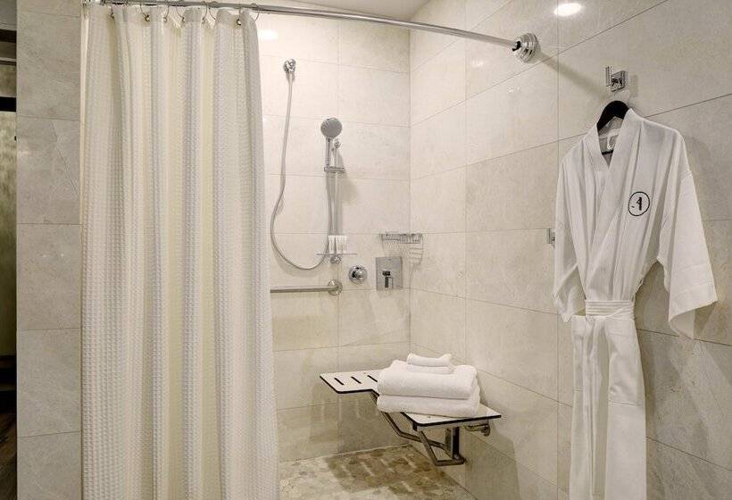اتاق دلوکس مخصوص معلولین, Archer Hotel Napa