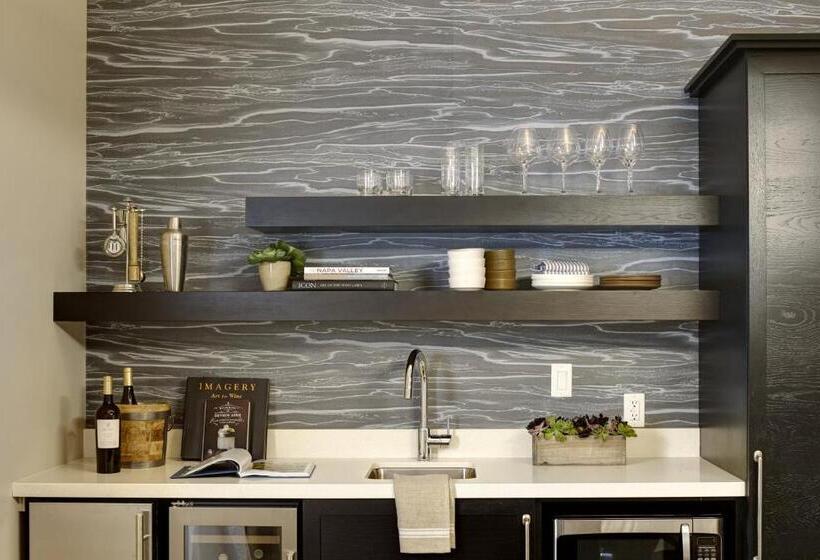 سوئیت برای معلولان, Archer Hotel Napa