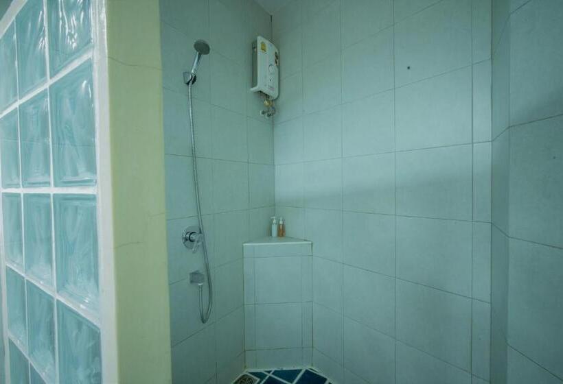 اتاق سوپریور سه تخته, Villa Chacha Khaosan Rambuttri