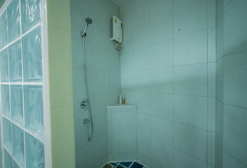 اتاق سوپریور سه تخته, Villa Chacha Khaosan Rambuttri