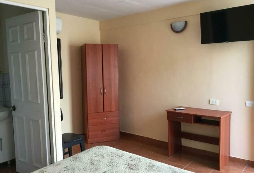 اتاق استاندارد, Hostal Playa Brava