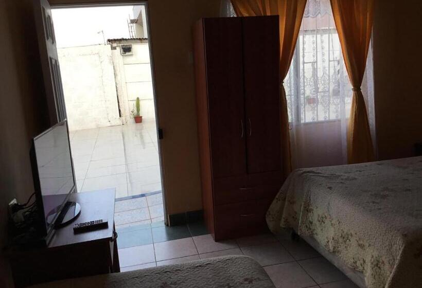 اتاق استاندارد, Hostal Playa Brava