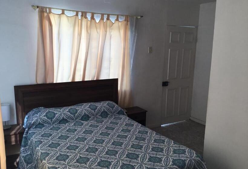 اتاق استاندارد, Hostal Playa Brava