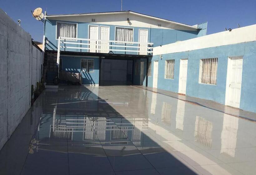 اتاق استاندارد سه نفره, Hostal Playa Brava