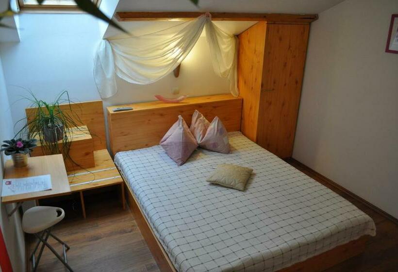 اتاق استاندارد, Bistro Pension La Teleferic