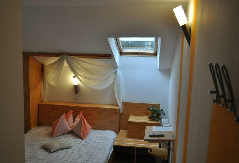 اتاق استاندارد, Bistro Pension La Teleferic