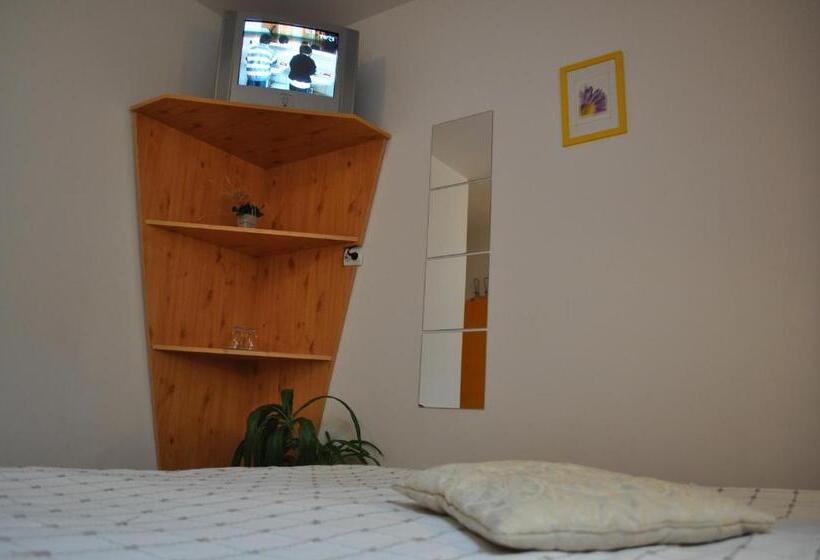 اتاق استاندارد, Bistro Pension La Teleferic