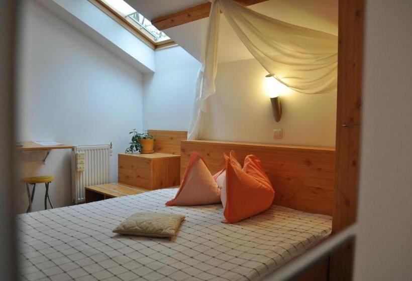 اتاق استاندارد, Bistro Pension La Teleferic