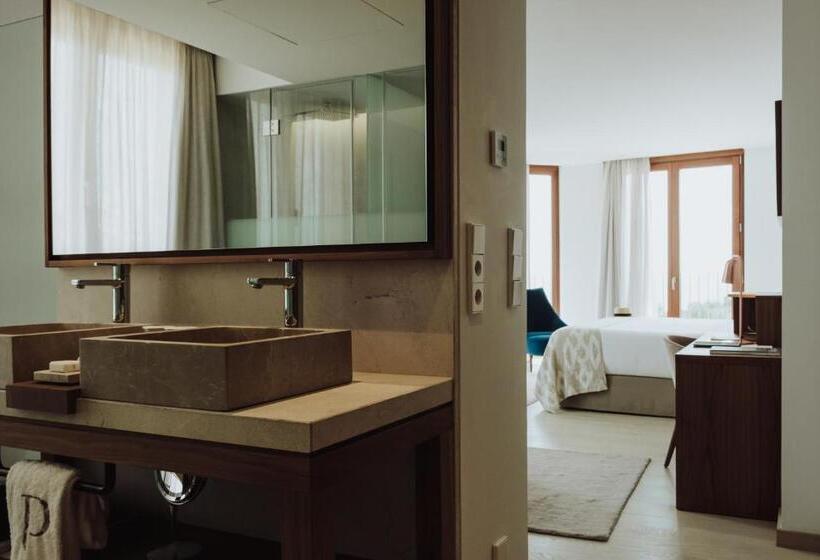 اتاق لوکس با چشم‌انداز دریا, Es Princep   The Leading Hotels Of The World