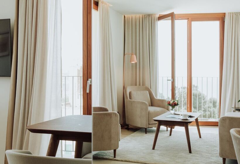 سوییت جونیور با چشم‌انداز دریا, Es Princep   The Leading Hotels Of The World