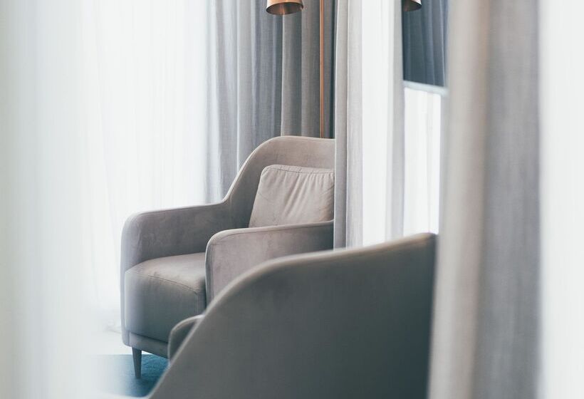 اتاق لوکس با چشم‌انداز دریا, Es Princep   The Leading Hotels Of The World