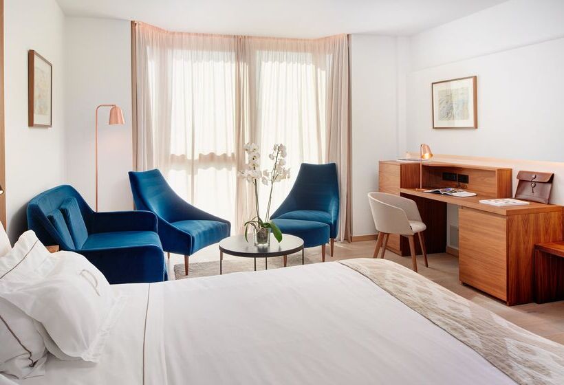 اتاق لوکس با چشم‌انداز دریا, Es Princep   The Leading Hotels Of The World