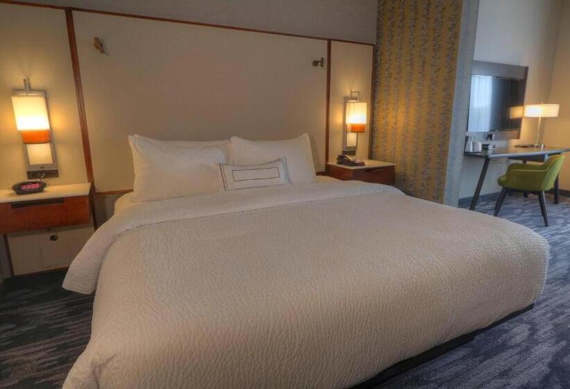 سوئیت با تخت بزرگ, Fairfield Inn & Suites Gatlinburg Downtown