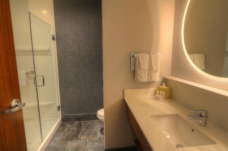 Cameră Standard Pat King Size, Fairfield Inn & Suites By Marriott Gatlinburg Downtown