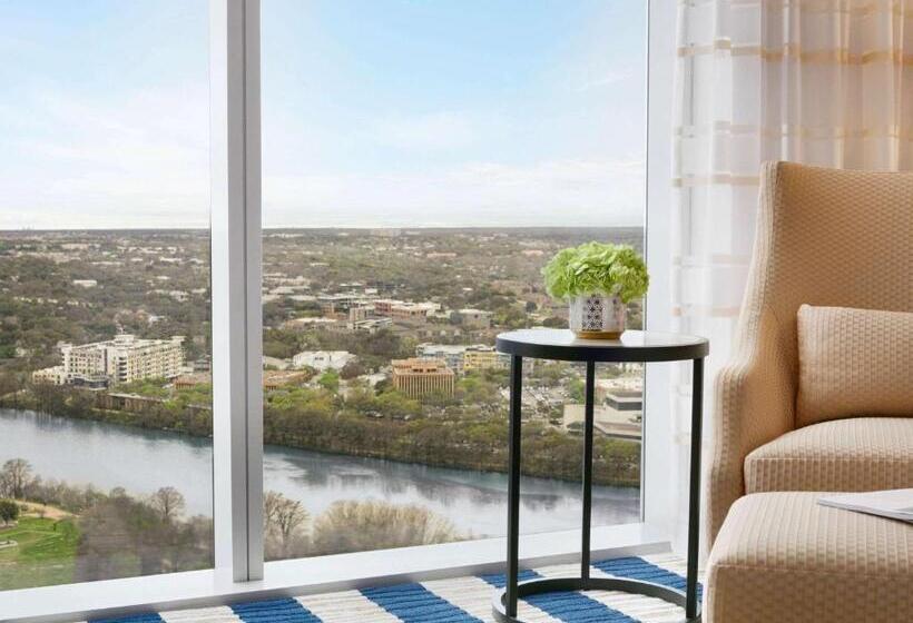 带大床的豪华间, Fairmont Austin