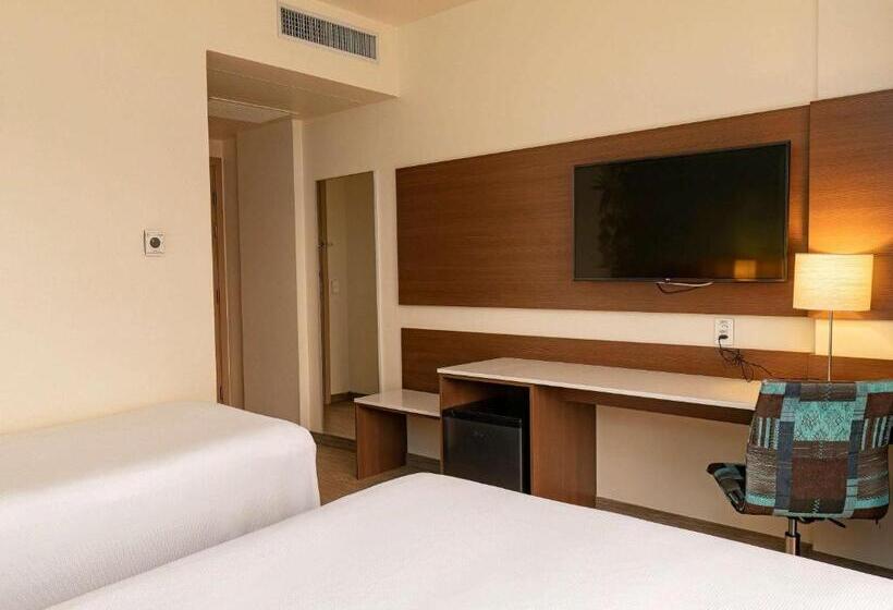 اتاق استاندارد سه نفره, Ibis Styles Curitiba Aeroporto
