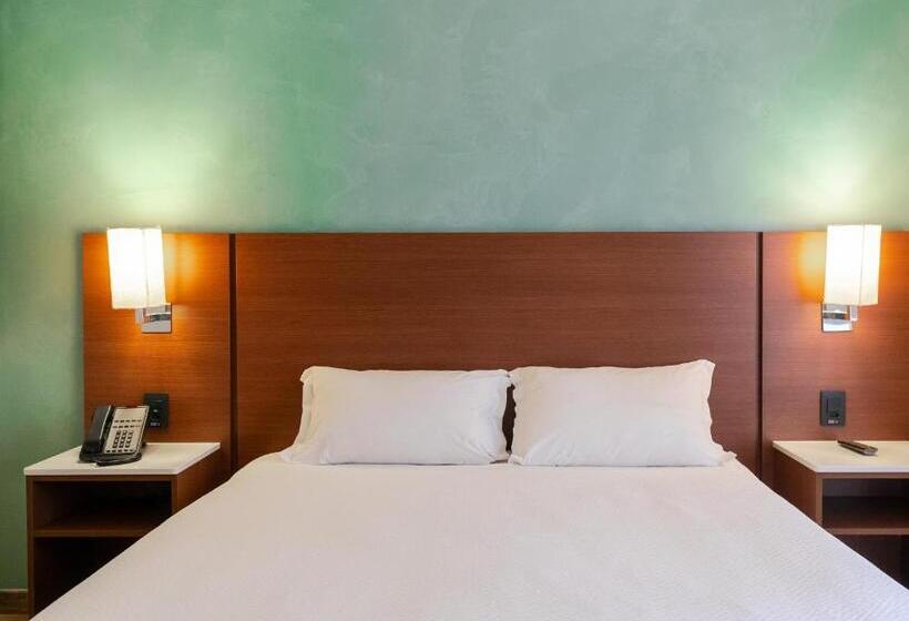 اتاق خانوادگی, Ibis Styles Curitiba Aeroporto