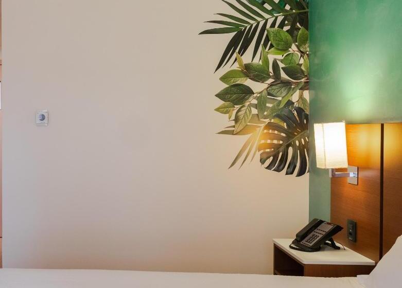 اتاق خانوادگی, Ibis Styles Curitiba Aeroporto