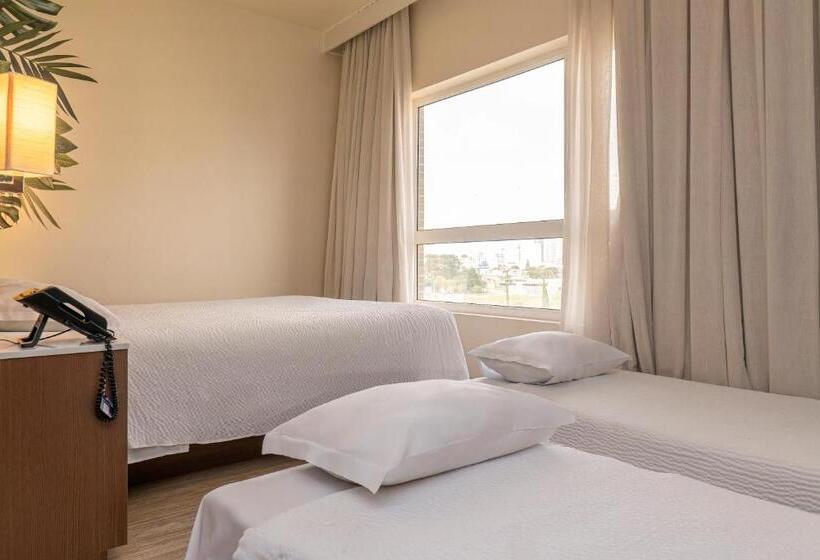 اتاق خانوادگی, Ibis Styles Curitiba Aeroporto