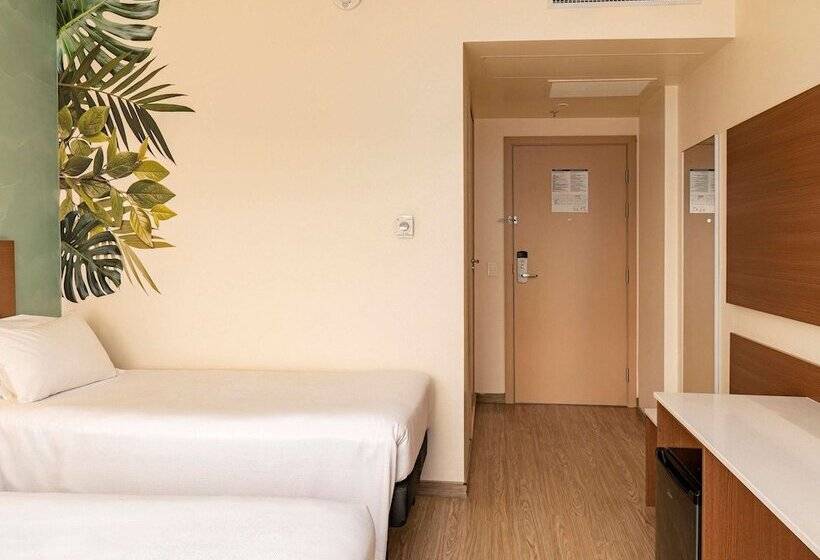 اتاق استاندارد سه نفره, Ibis Styles Curitiba Aeroporto