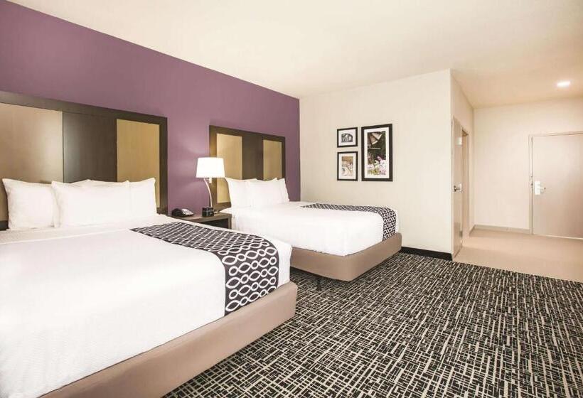 اتاق استاندارد برای معلولان, La Quinta Inn & Suites By Wyndham Dallas Plano  The Colony