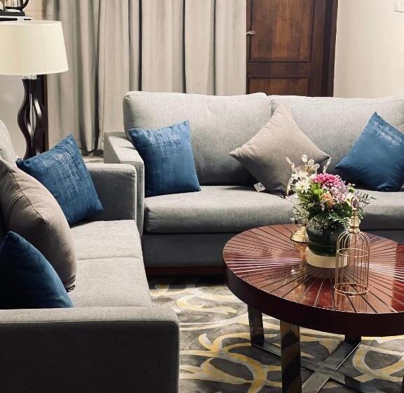 3 Bedroom Suite, Laten Suites Prince Sultan