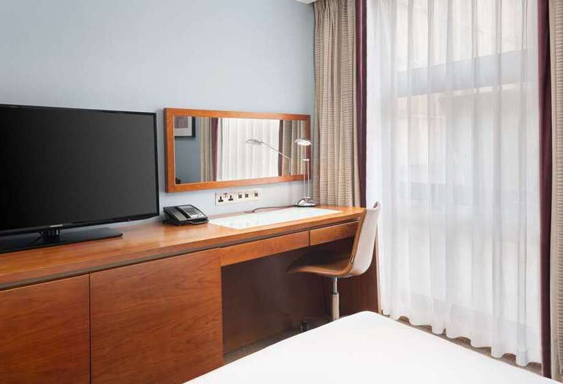 اتاق استاندارد با تخت‌های تاشو, Motto By Hilton Washington Dc City Center